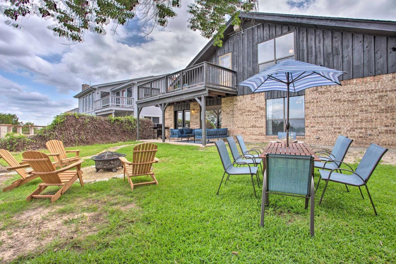 Chic Lakefront Granbury Getaway With Private Dock! Eksteriør bilde